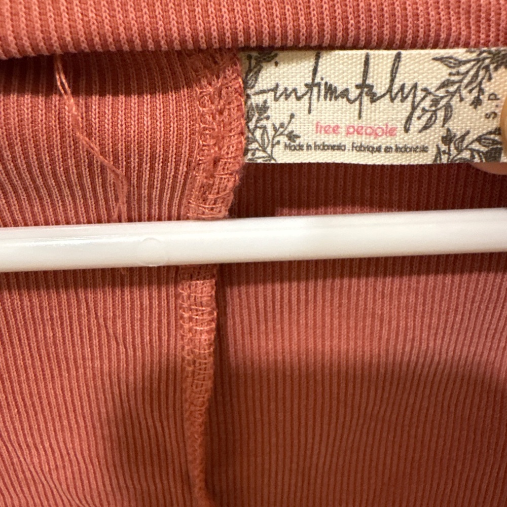 Free People long sleeve top size small - Picture 2 of 3